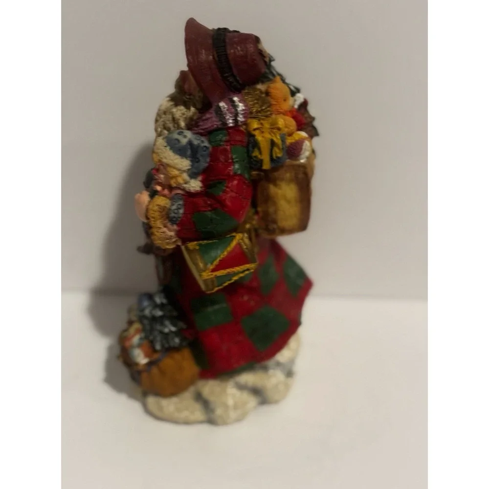 Yuletide Traditions Resin Santa Claus Figurine Patchwork 8